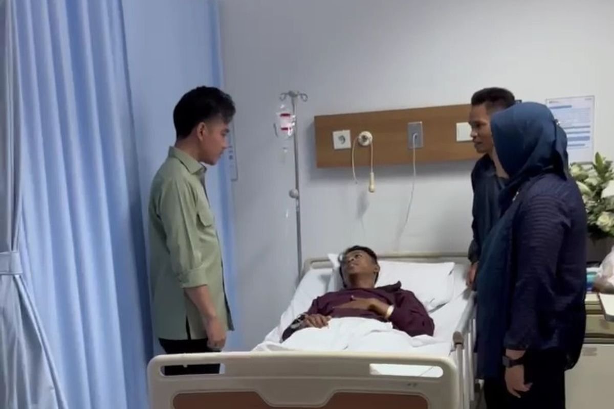 Gibran Jenguk Pendemo